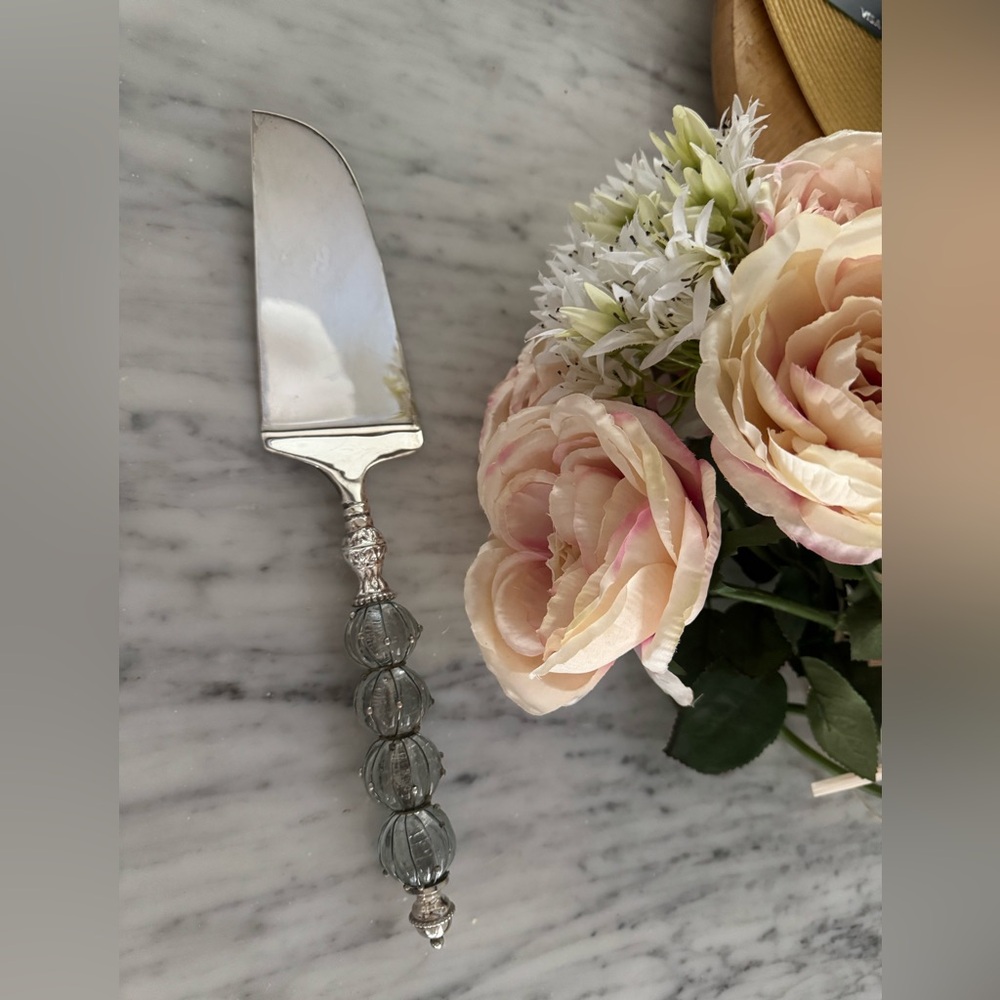 Elegant Victorian vintage Silver Cake Server with hand blown Glass Handle